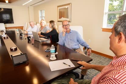 Retail_Service-Brokerage_Beyond buying.._resize_535X802_crop_500X600_186_12.jpg